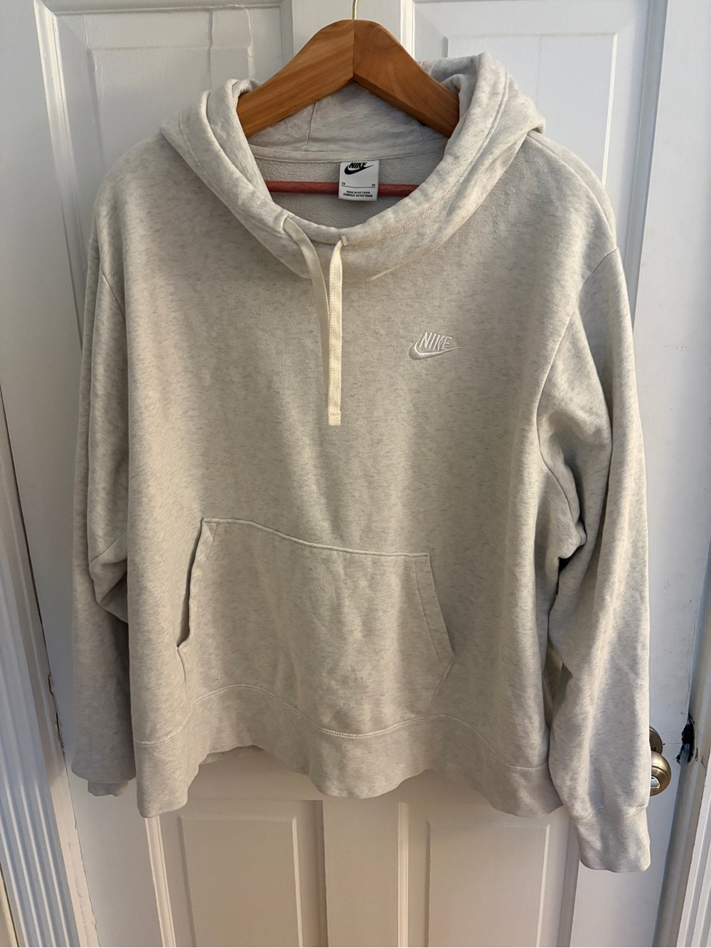 Nike Women's Heather Light Gray Pullover Hoodie